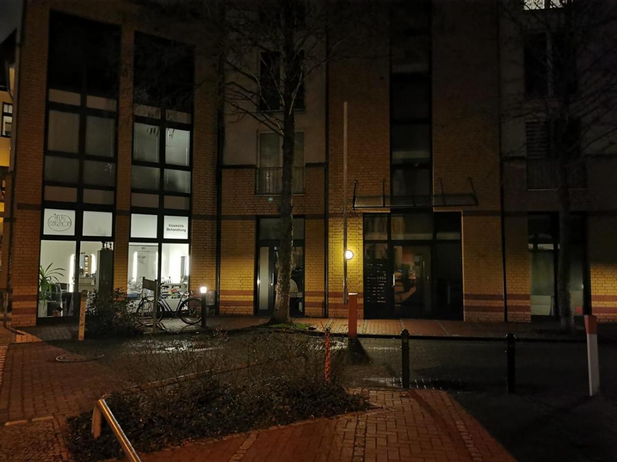 Bliss Place - Serviced Apartment - Arbeitsplatz, Zentral, Kueche, Waschmaschine, Smarttv Maagdenburg Buitenkant foto