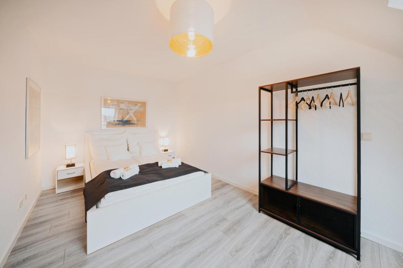 Bliss Place - Serviced Apartment - Arbeitsplatz, Zentral, Kueche, Waschmaschine, Smarttv Maagdenburg Buitenkant foto