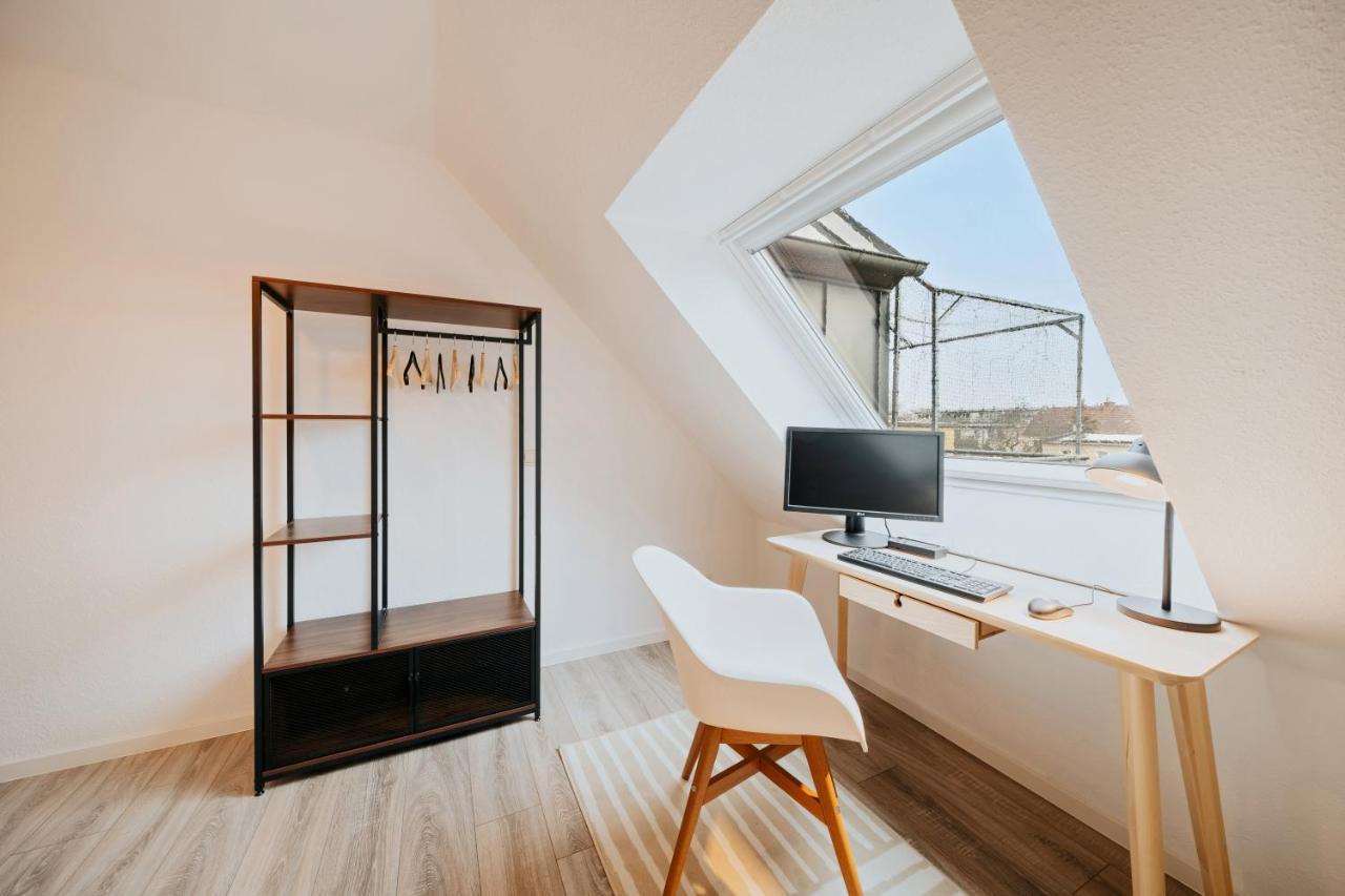 Bliss Place - Serviced Apartment - Arbeitsplatz, Zentral, Kueche, Waschmaschine, Smarttv Maagdenburg Buitenkant foto