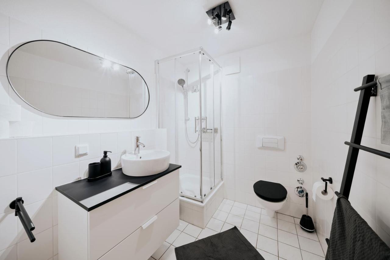 Bliss Place - Serviced Apartment - Arbeitsplatz, Zentral, Kueche, Waschmaschine, Smarttv Maagdenburg Buitenkant foto