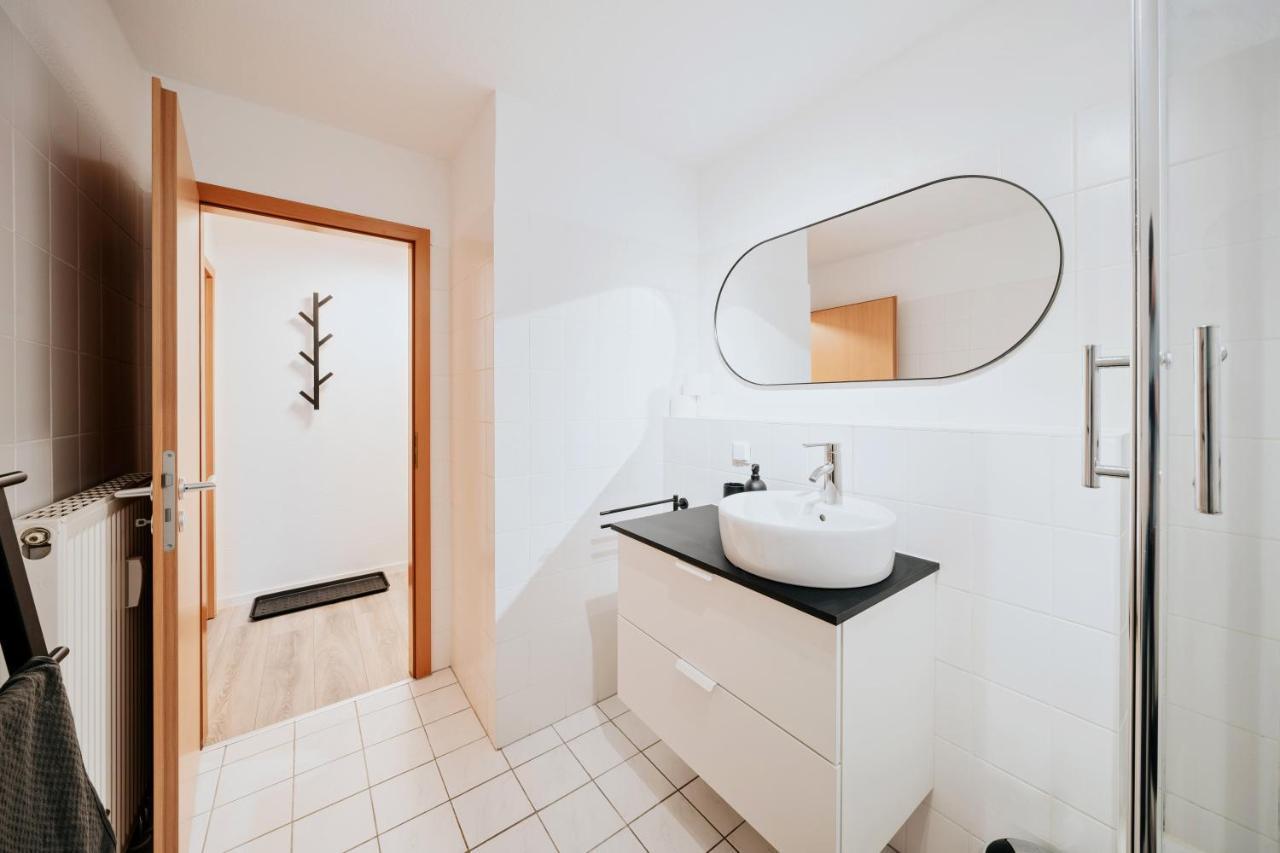 Bliss Place - Serviced Apartment - Arbeitsplatz, Zentral, Kueche, Waschmaschine, Smarttv Maagdenburg Buitenkant foto