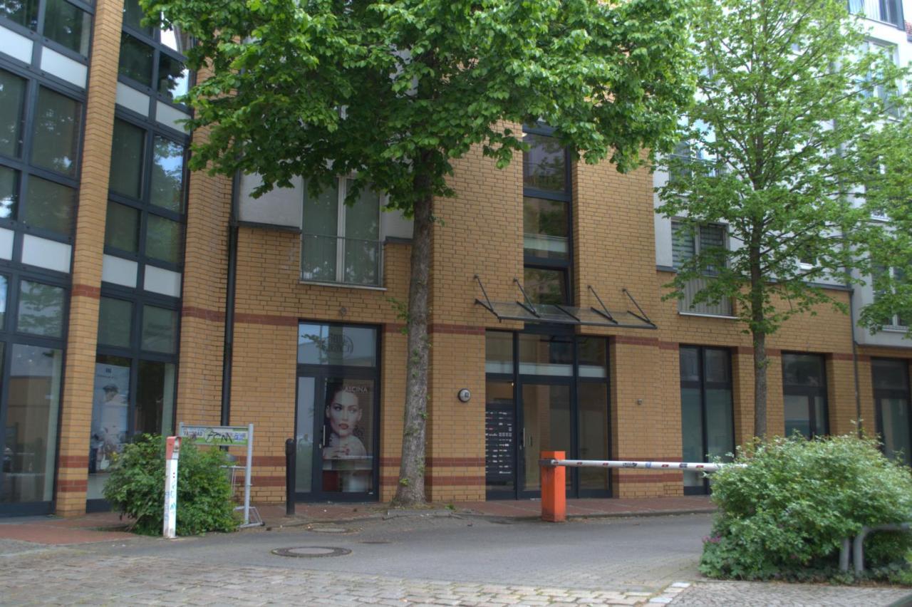 Bliss Place - Serviced Apartment - Arbeitsplatz, Zentral, Kueche, Waschmaschine, Smarttv Maagdenburg Buitenkant foto